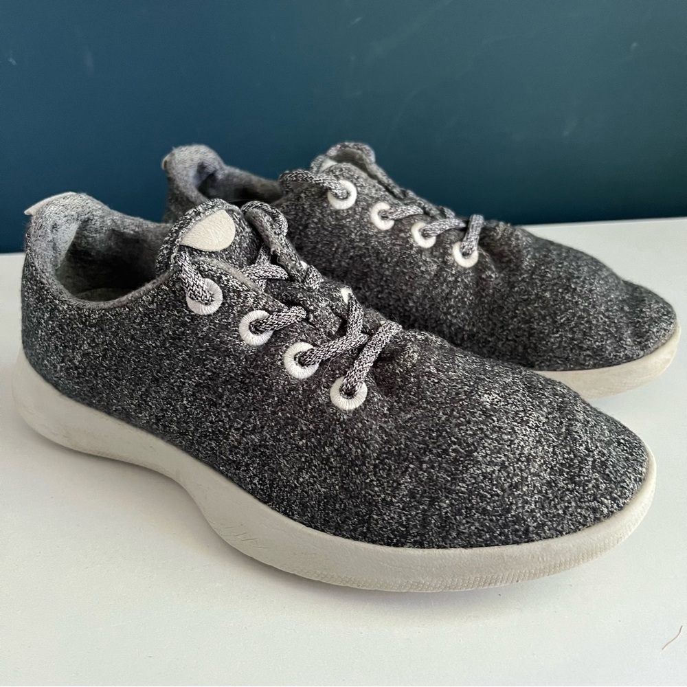 ALLBIRDS Gray White Wool Runners in Size 9